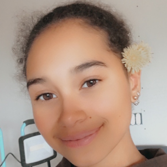 Meet your Posher, Sophia - Picture 1 of 1